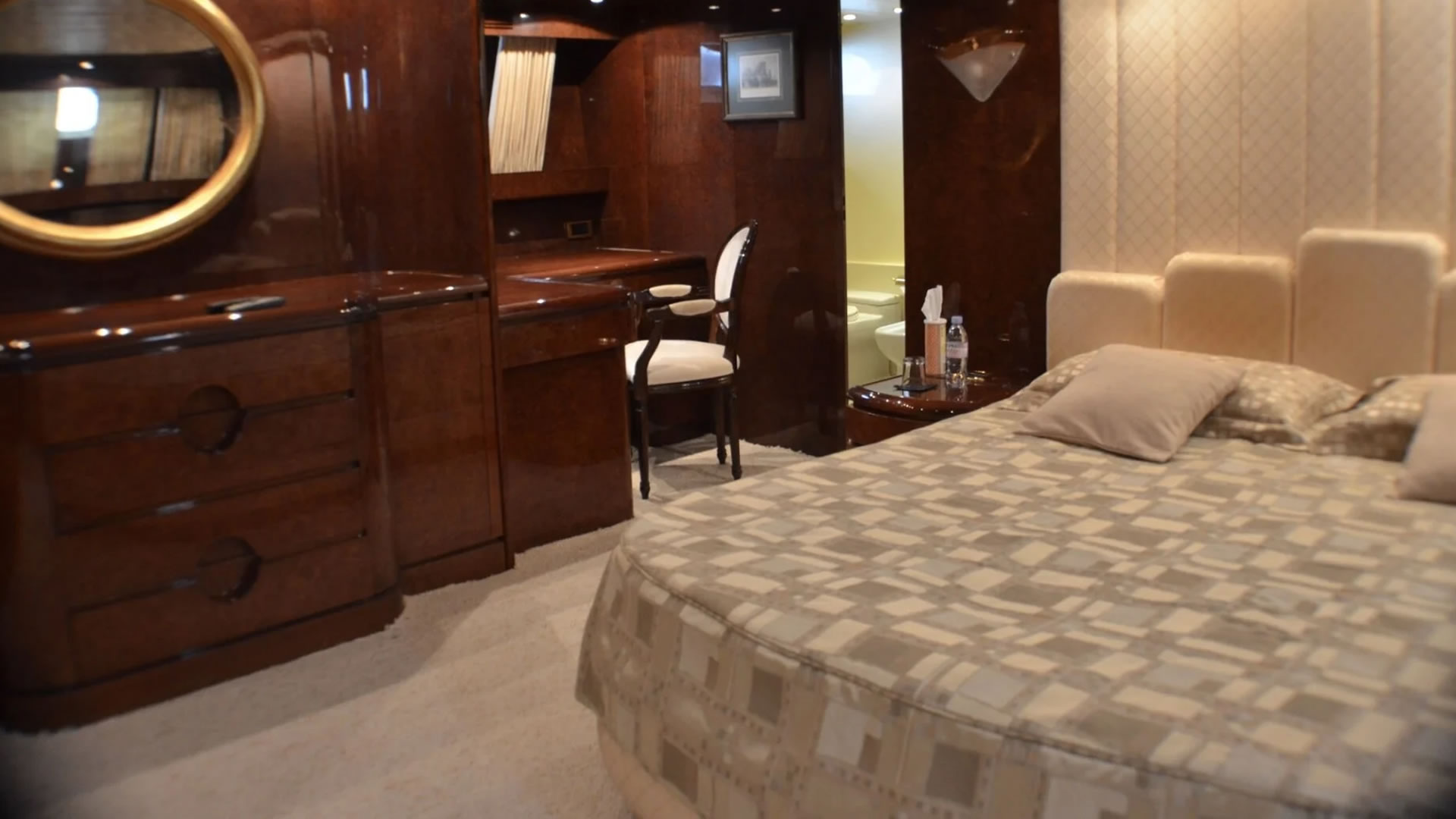 Location yachts Versilcraft 98