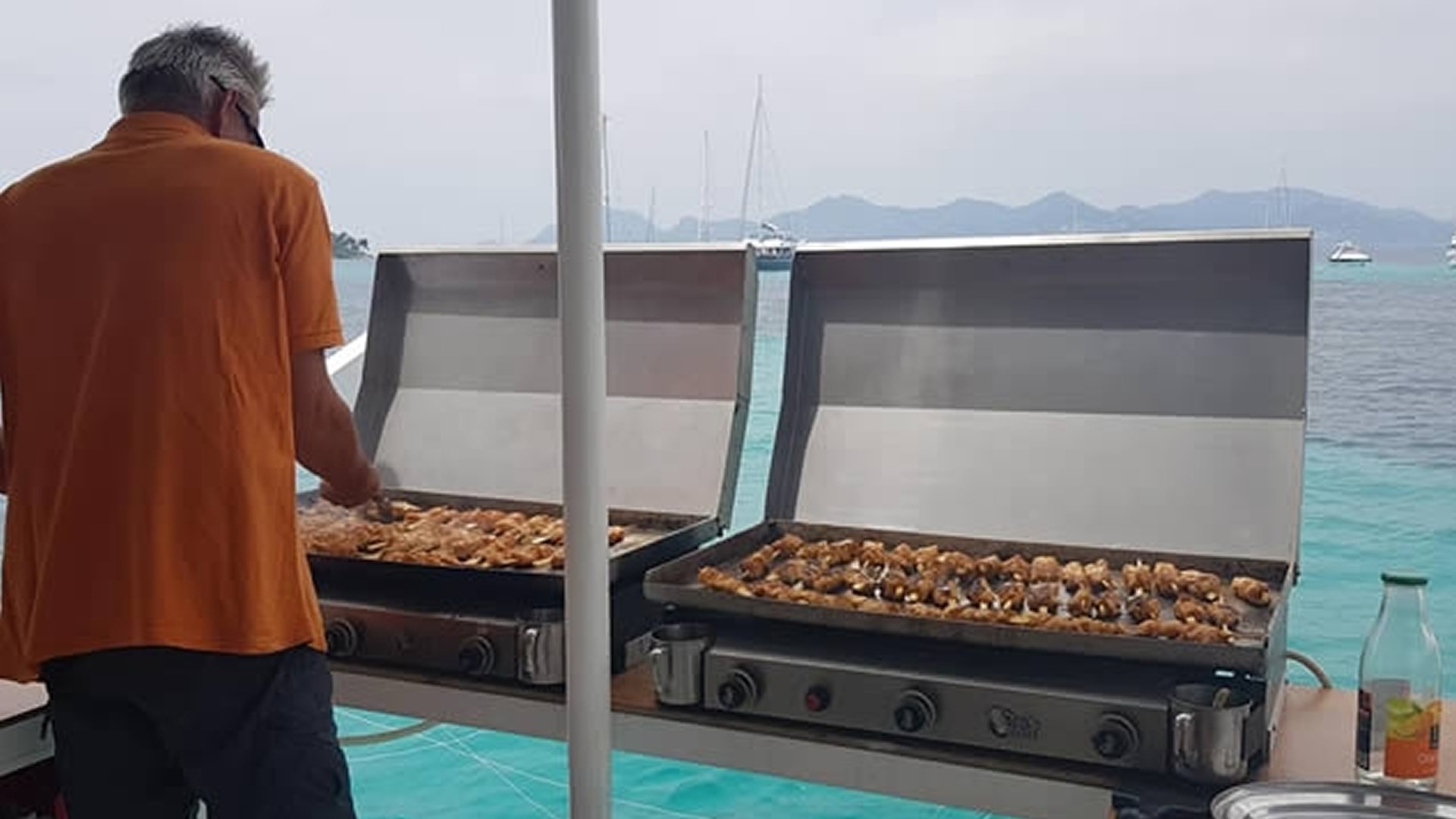 Catamarans rental CATAMARAN XT 28