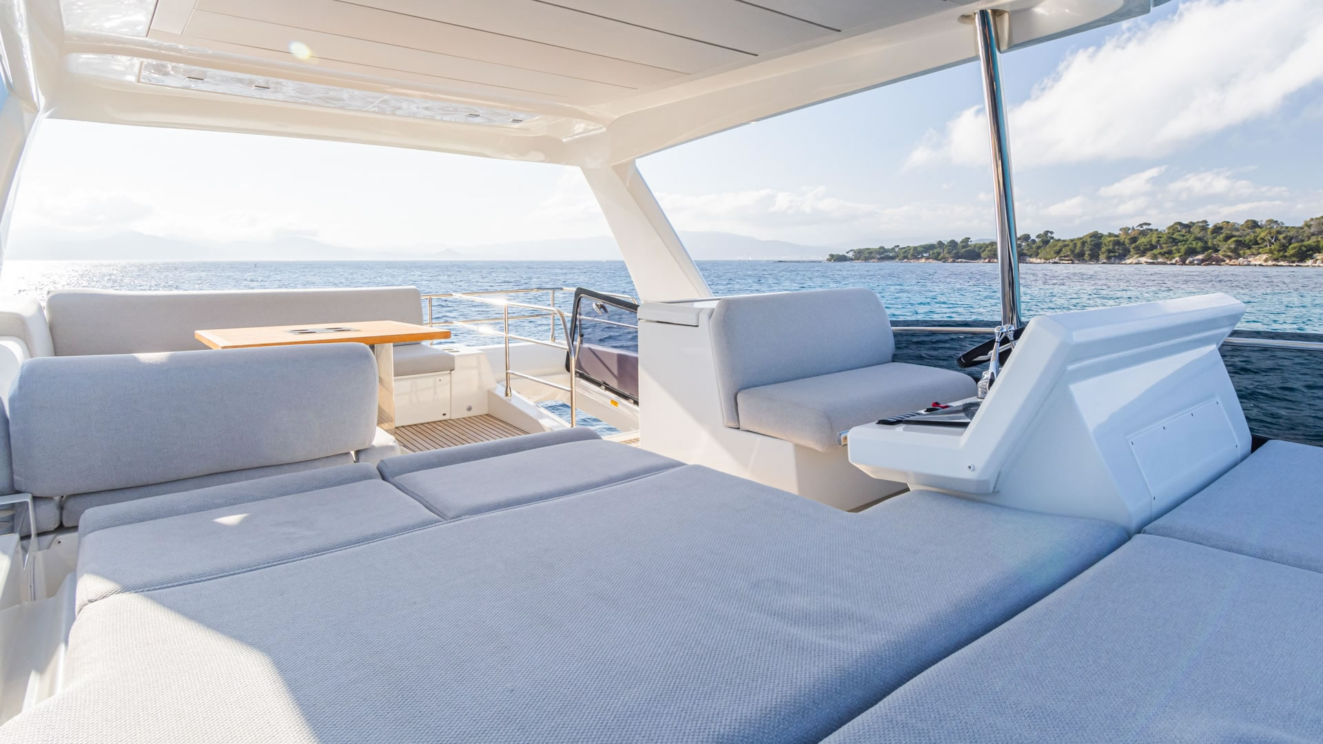 Rental rental PRESTIGE 590