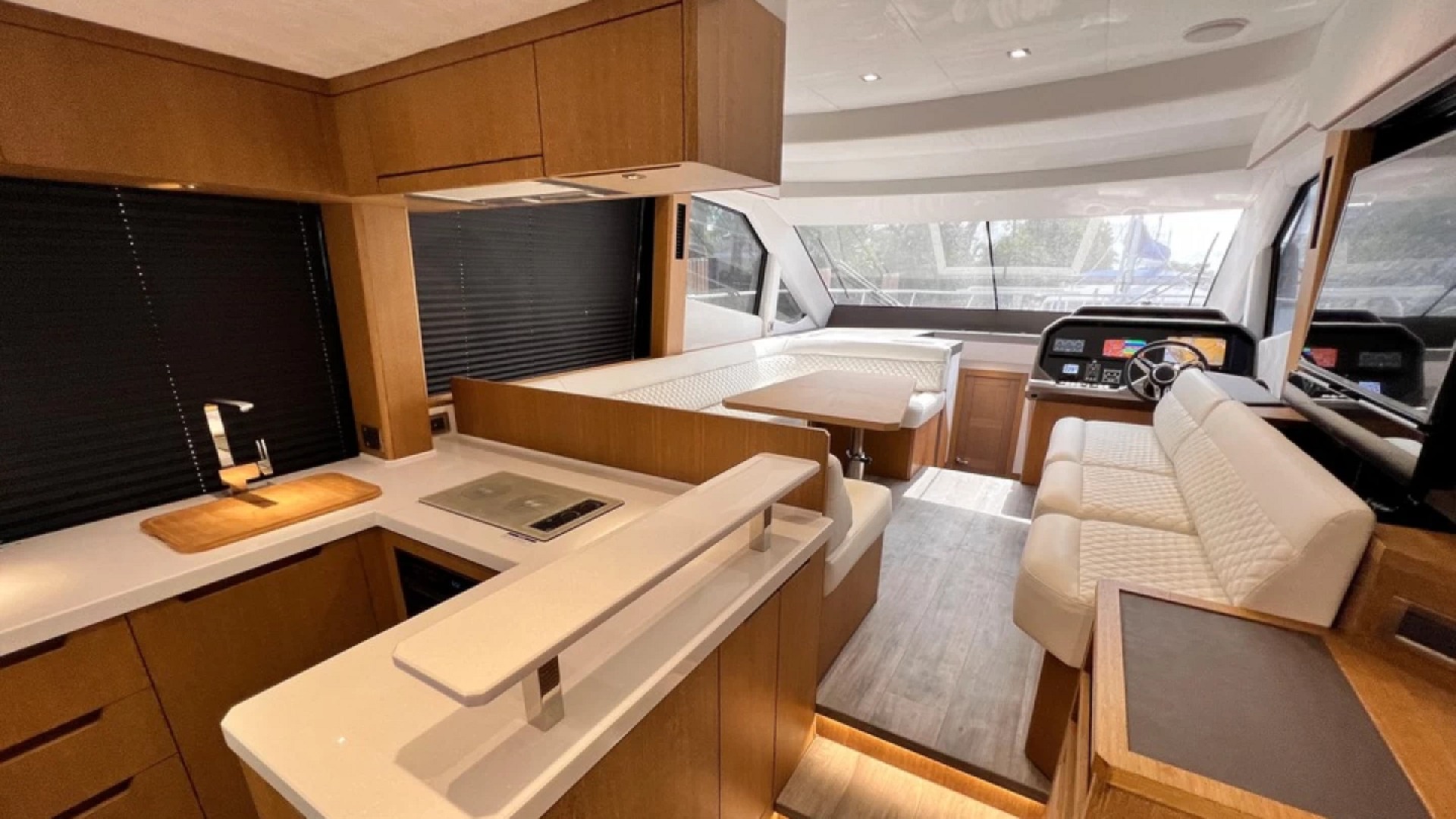 Location location GALEON 500 FLY