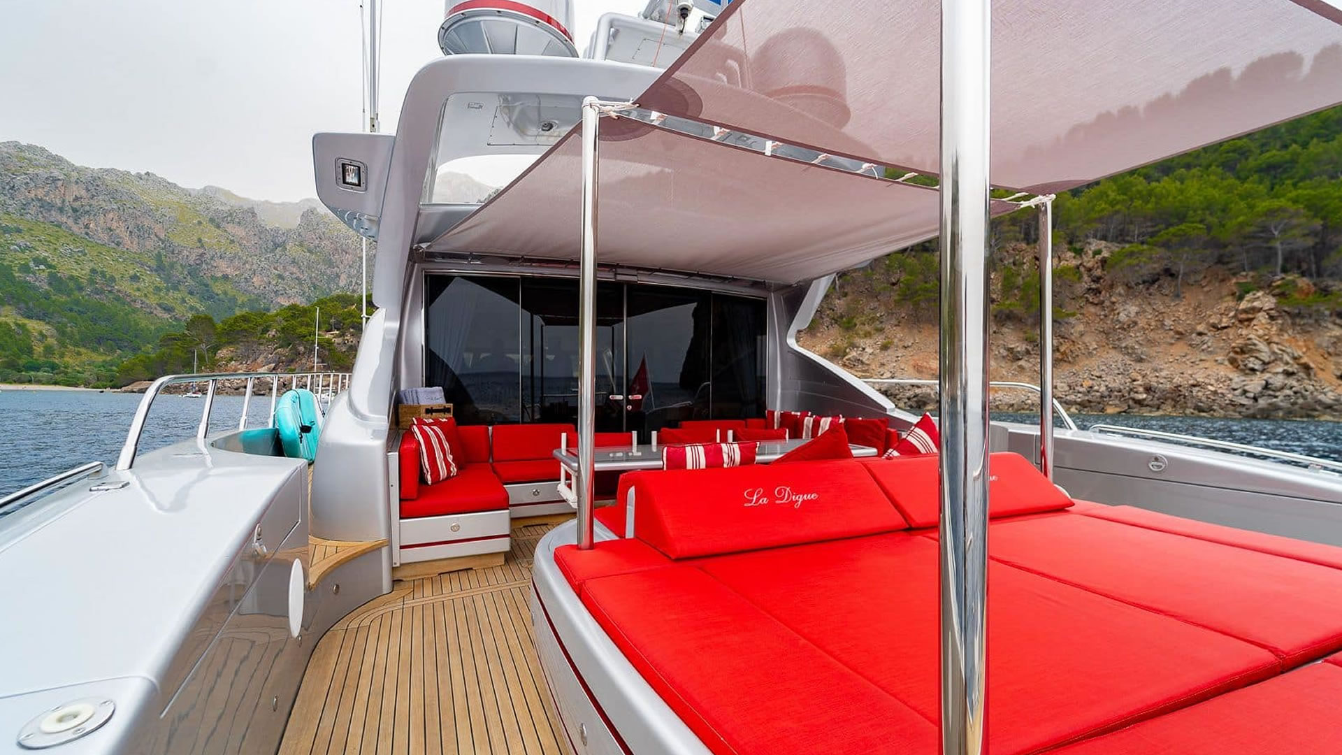Location location MANGUSTA 92