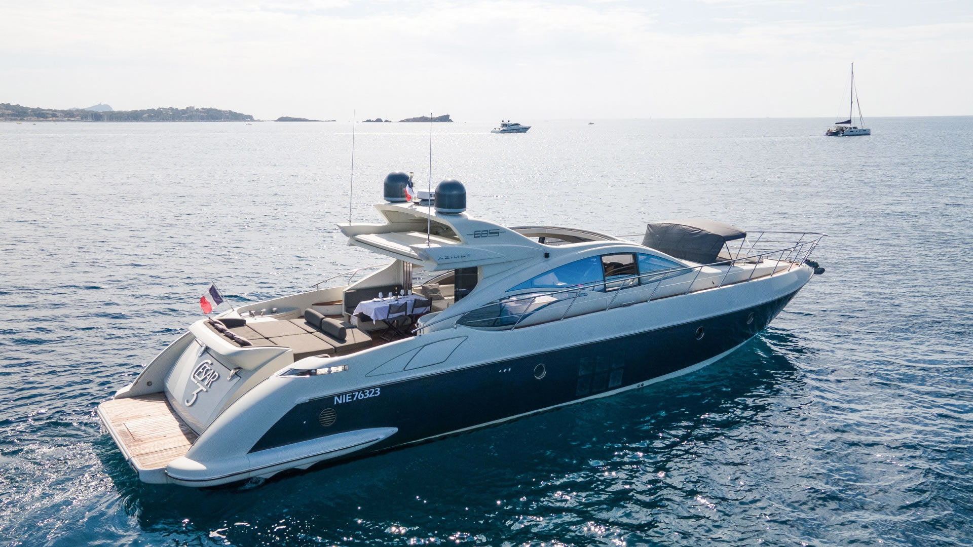 Location yachts AZIMUT 68S