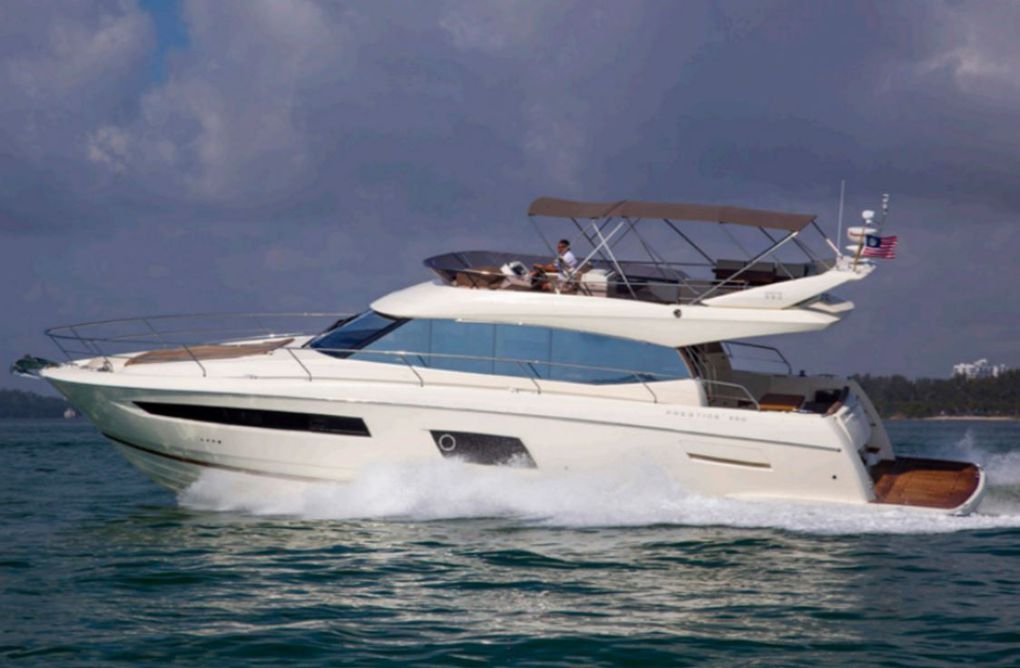 Location yachts Jeanneau Prestige Fly 560