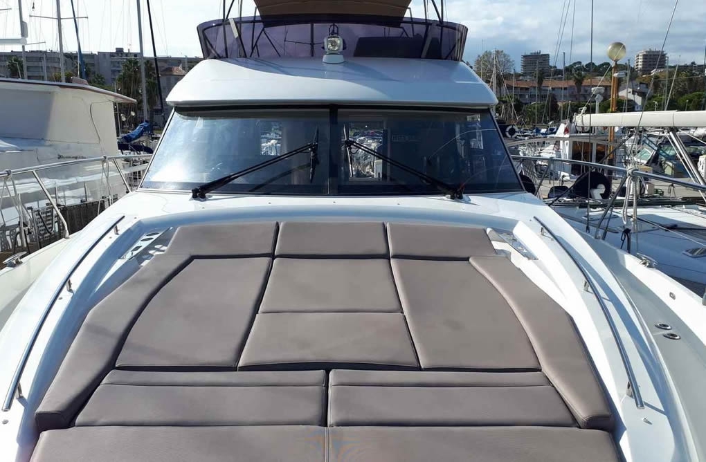 Location yachts Jeanneau Prestige Fly 560