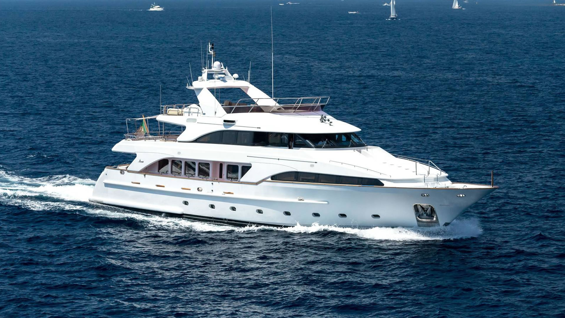 Location yachts BENETTI 115