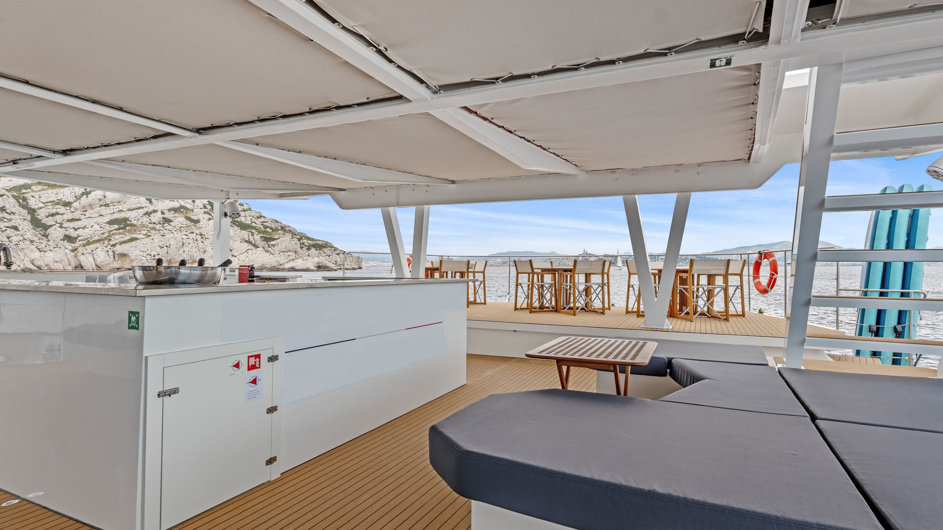 Location location CATAMARAN XT 180
